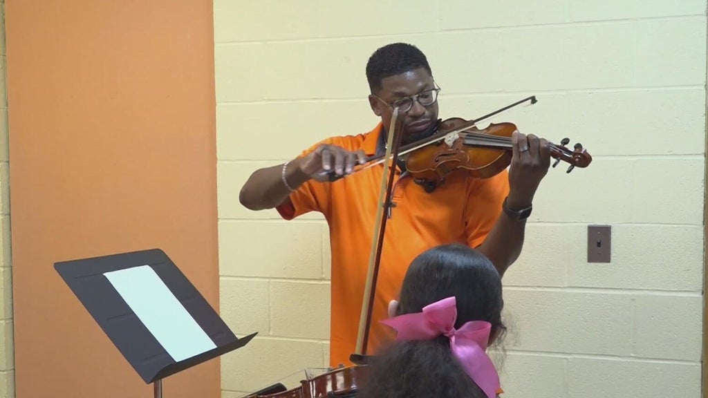 Pittsburgh man gives free private music lessons to kids — Cranberry Township Dining news